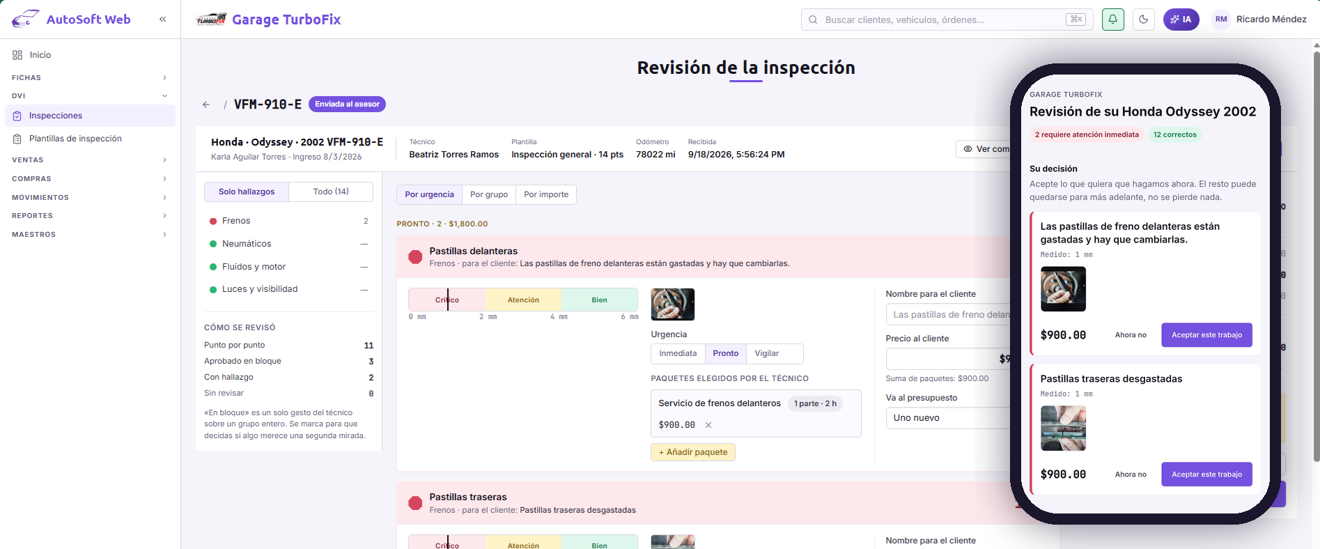 Revisión de la inspección en la computadora del taller y, superpuesto, el teléfono del cliente aprobando cada trabajo con su foto y su precio